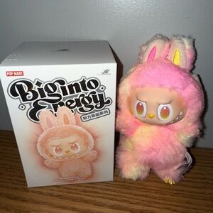 Pop Mart: Big Into Energy Labubu- Loyalty